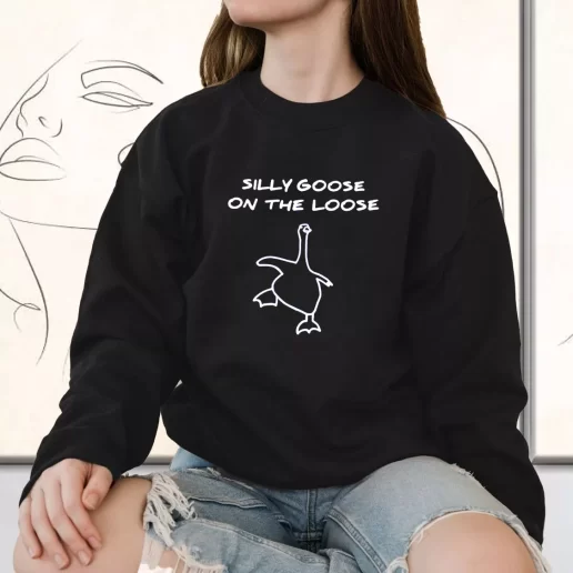 Vintage Sweatshirt Silly Goose On The Loose Drawing 1