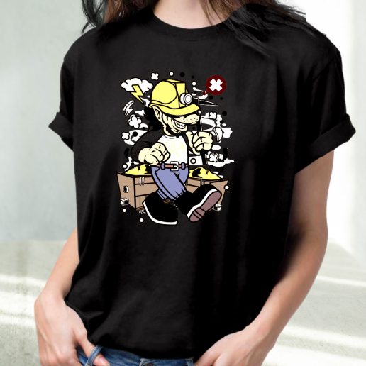 Classic T Shirt Wolf Gold Miner Fashion Trends