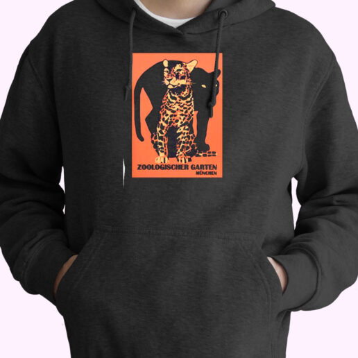 Retro Vintage Munich Zoo Big Cats Essential Hoodie